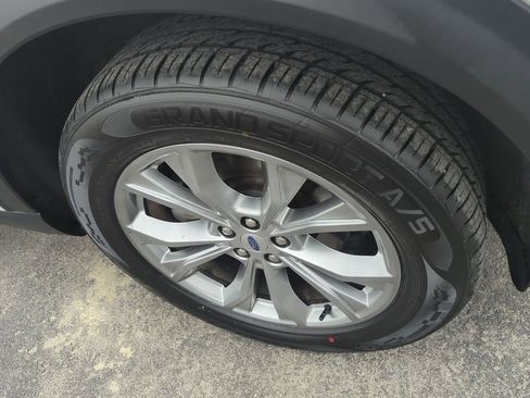 Used 2023 Ford Explorer XLT w/ Equipment Group 202A image 16