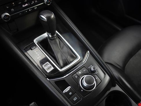 Used 2019 MAZDA CX-5 Touring image 10