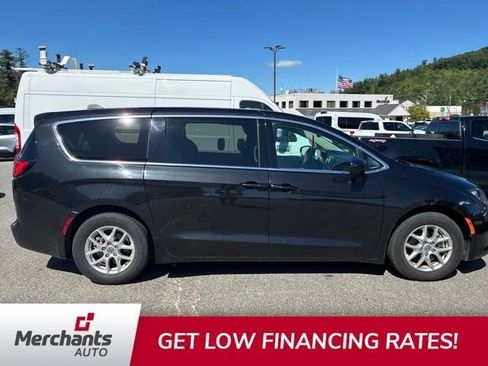 Used 2023 Chrysler Voyager LX FWD image 7