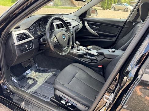 Used 2017 BMW 320i xDrive Sedan AWD/4WD image 14