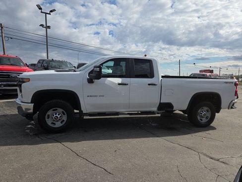 Used 2021 Chevrolet Silverado 2500 W/T w/ WT Convenience Package image 3