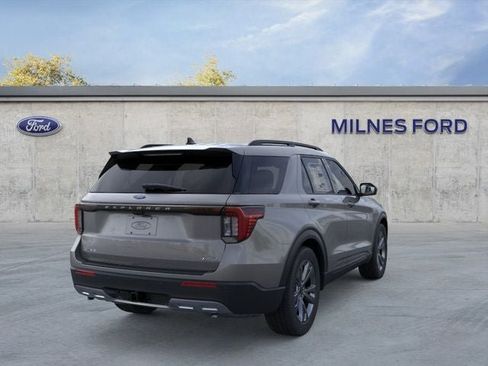 Used 2026 Ford Explorer Active w/ Active Comfort Package AWD/4WD image 8