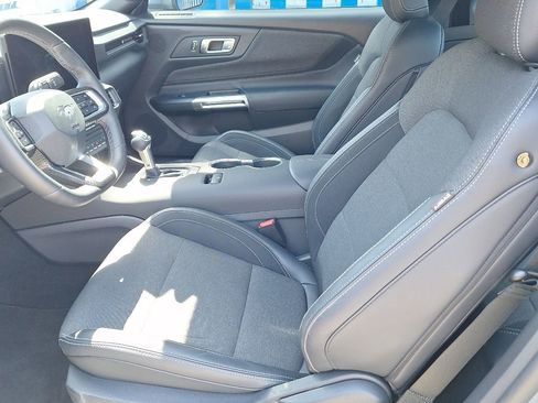 Used 2025 Ford Mustang Coupe RWD image 9
