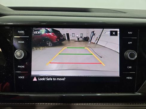 Certified 2022 Volkswagen Taos SEL image 22