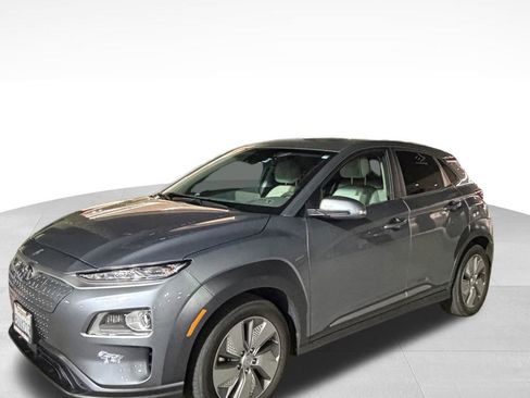 Used 2021 Hyundai Kona Ultimate w/ Cargo Package FWD image 2