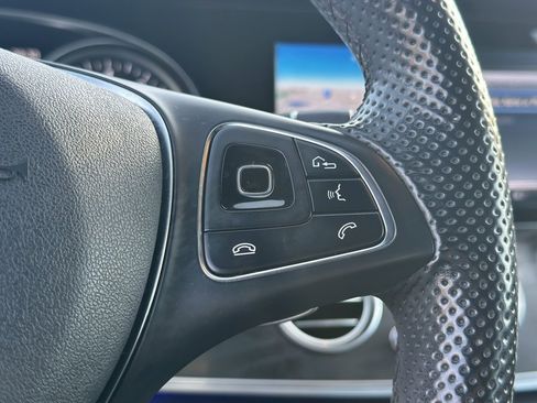 Used 2017 Mercedes-Benz E 300 4MATIC image 30