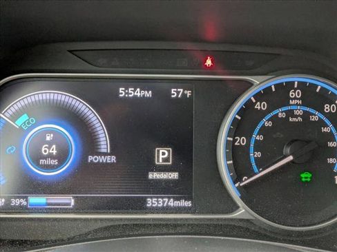 Used 2022 Nissan Leaf S image 12