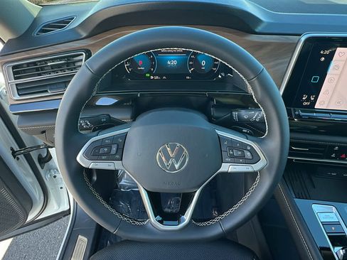 New 2026 Volkswagen Atlas SE image 18