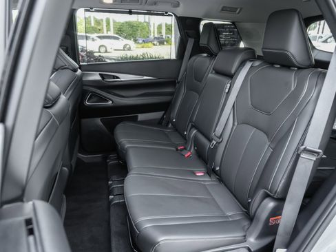 Certified 2026 INFINITI QX60 Luxe w/ Cargo Package FWD image 33