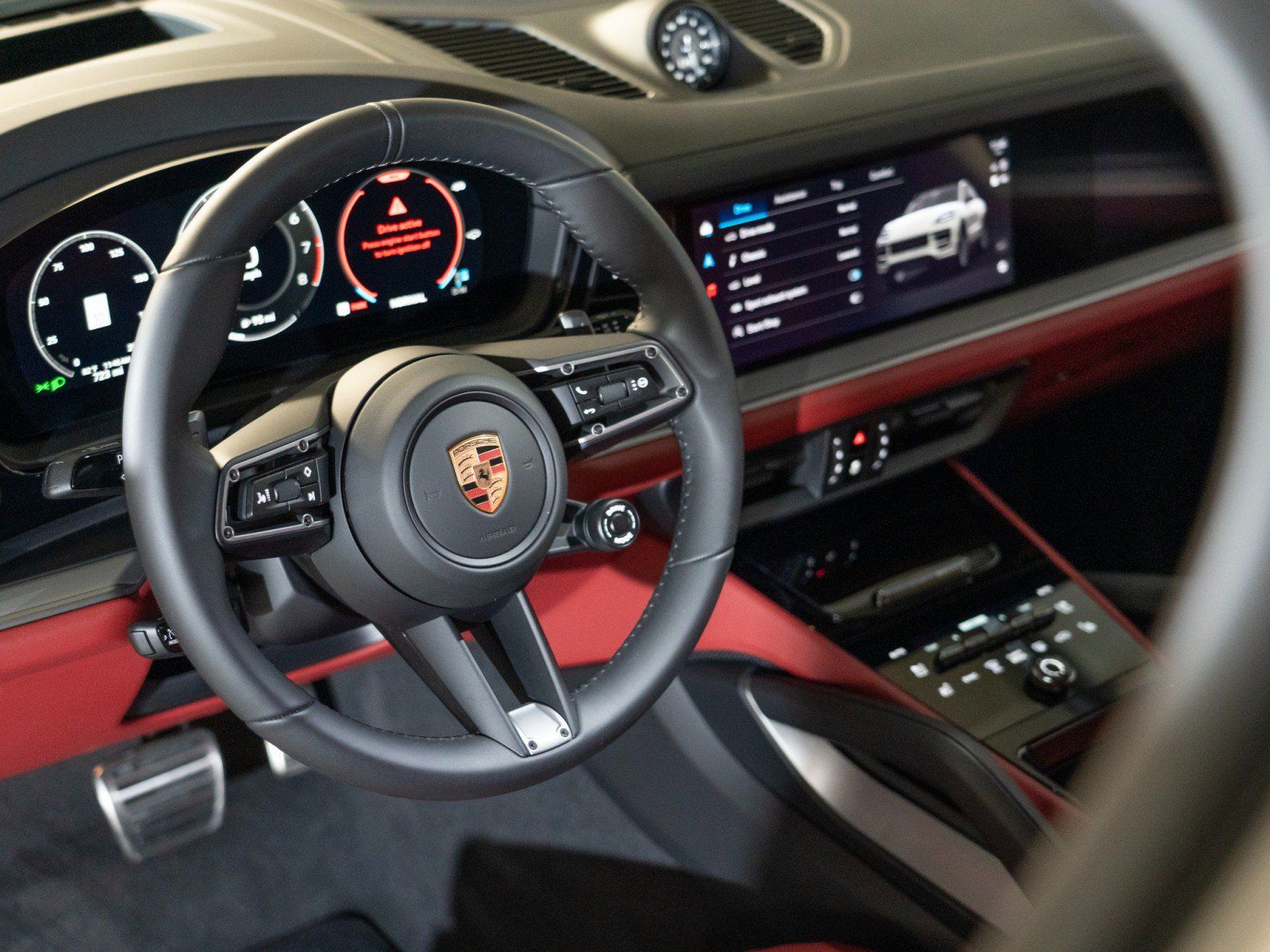 Certified 2026 Porsche Cayenne GTS AWD/4WD image 14
