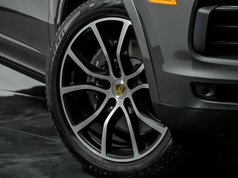Used 2021 Porsche Cayenne Coupe AWD/4WD image 3