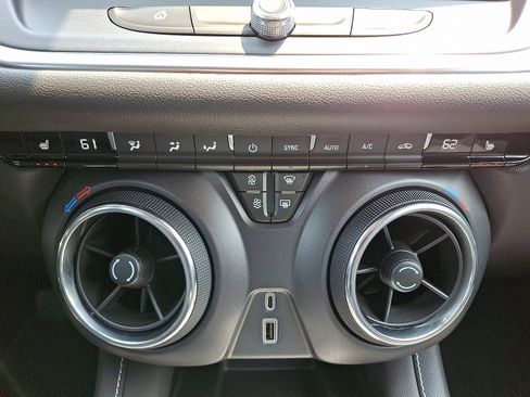 Used 2023 Chevrolet Blazer LT w/ Convenience Package image 15