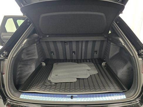 New 2025 Audi Q3 2.0T Premium image 11