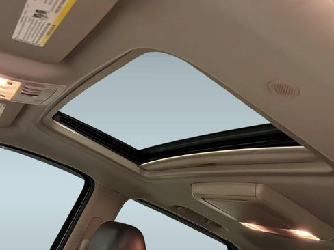 Used 2013 Chevrolet Suburban LTZ AWD/4WD image 21