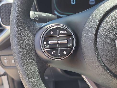 Certified 2023 Kia Soul LX FWD image 28