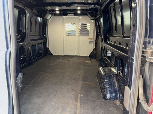 Used 2022 Ford Transit 250 Low Roof AWD image 21