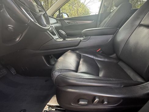 Used 2018 Cadillac XT5 Luxury w/ Driver Awareness Package AWD/4WD image 24