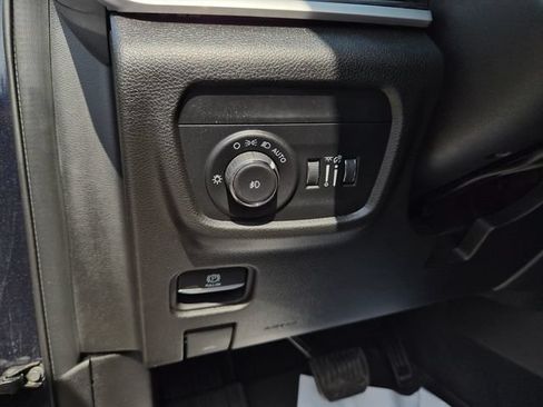 Used 2023 Jeep Grand Cherokee Limited AWD/4WD image 18