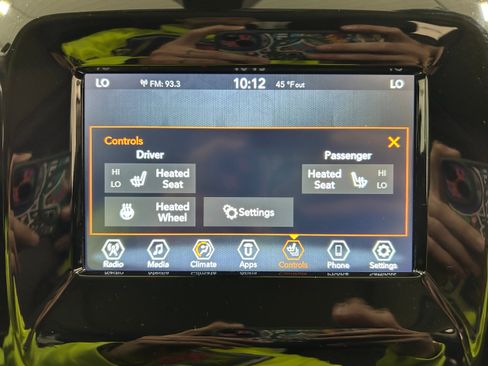 Used 2021 Jeep Compass Latitude w/ Sun and Sound Group AWD/4WD image 8