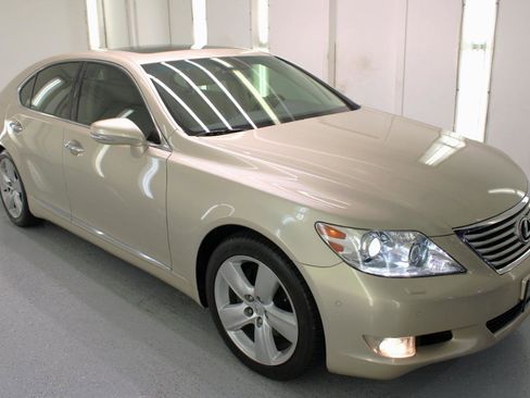 Used 2012 Lexus LS 460 w/ Luxury Value Edition RWD image 11