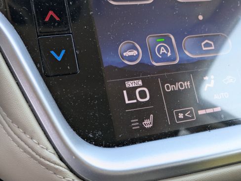 Used 2020 Subaru Outback Premium image 30