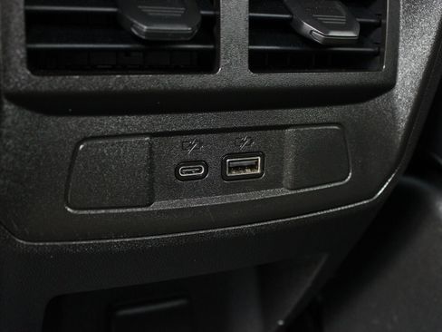 Used 2023 Chevrolet Colorado LT w/ LT Convenience Package III AWD/4WD image 22