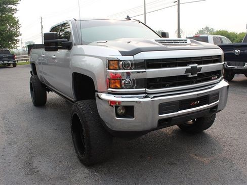 Used 2018 Chevrolet Silverado 2500 LT w/ LT Fleet Convenience Package AWD/4WD image 11