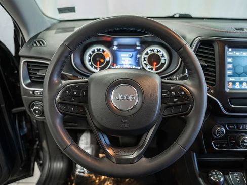 Used 2022 Jeep Cherokee Trailhawk w/ Premium Leather Package AWD/4WD image 32