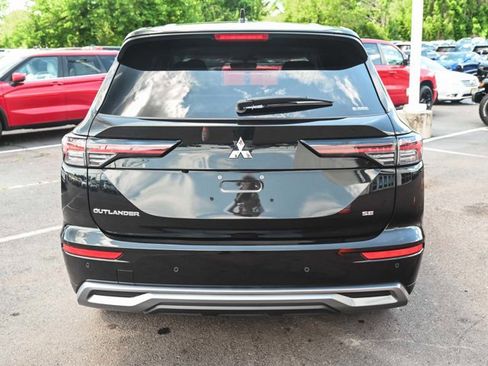 New 2025 Mitsubishi Outlander SE image 5
