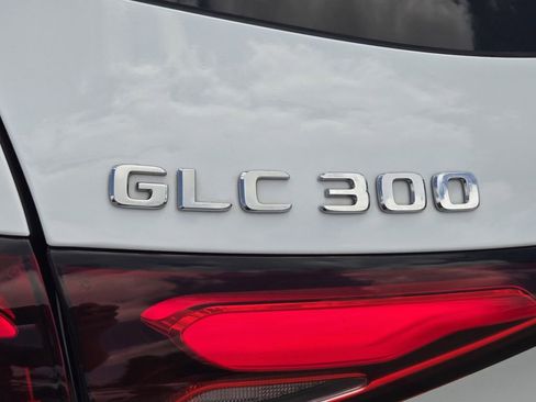 Used 2023 Mercedes-Benz GLC 300 4MATIC image 11