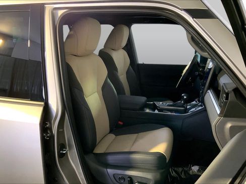 Used 2026 Lexus GX 550 w/ Accessory Package (CT) AWD/4WD image 8