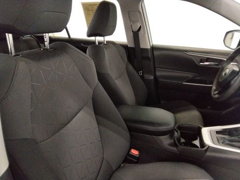 Used 2020 Toyota RAV4 XLE image 36