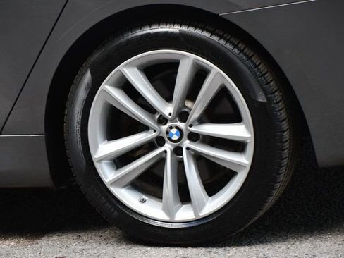 Used 2017 BMW 750i xDrive image 19