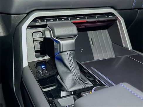 New 2025 Toyota Tundra Platinum image 11