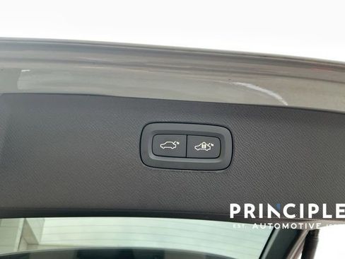 Certified 2025 Volvo XC90 T8 Plus w/ Protection Package AWD/4WD image 13
