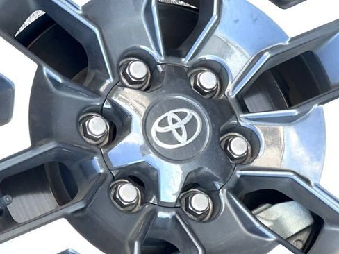 Used 2021 Toyota Tacoma TRD Off-Road w/ Technology Package image 13