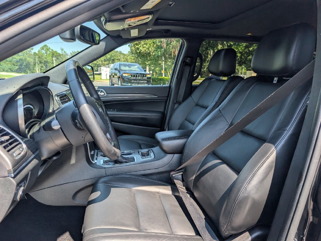 Used 2021 Jeep Grand Cherokee Limited AWD/4WD image 14