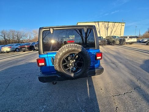 Used 2024 Jeep Wrangler Sport S image 6