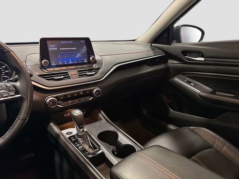 Used 2021 Nissan Altima 2.5 SR w/ SR Premium Package image 19