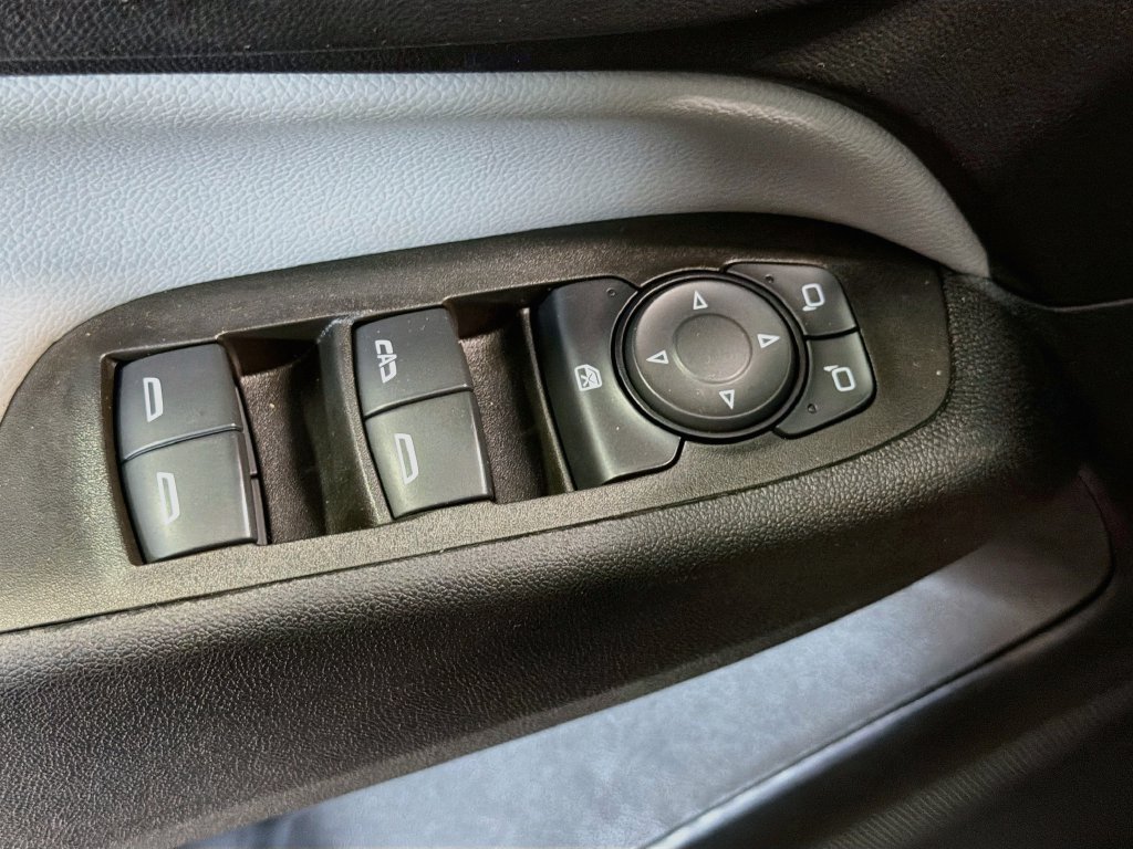 Used 2023 Chevrolet Equinox LT w/ LPO, Floor Liner Package AWD/4WD image 18