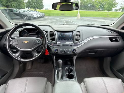 Used 2017 Chevrolet Impala LT FWD image 20