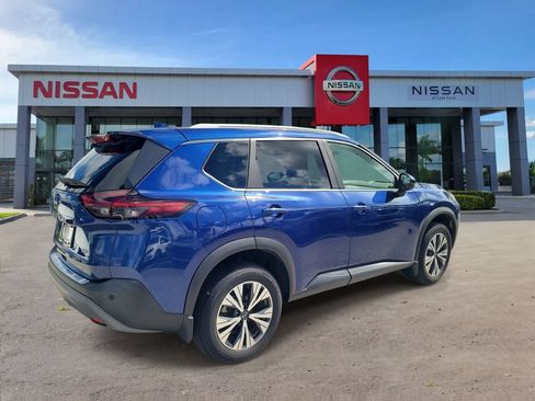 Used 2023 Nissan Rogue SV w/ SV Premium Package FWD image 2