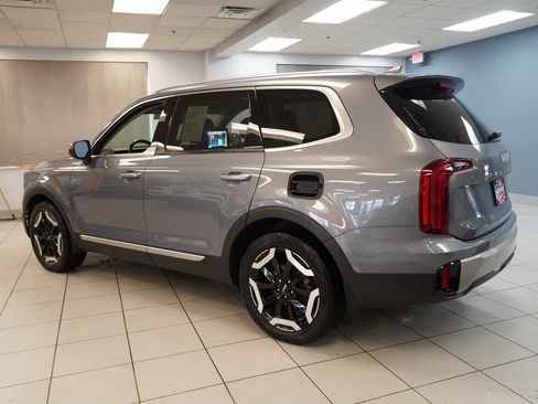 Used 2023 Kia Telluride S w/ S Sunroof Package image 8