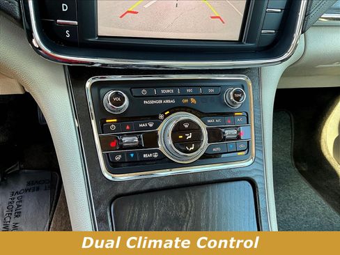 Used 2017 Lincoln Continental Select w/ Climate Package FWD image 15