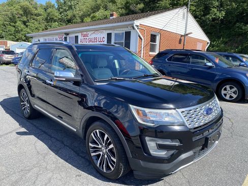 Used 2017 Ford Explorer Platinum AWD/4WD image 3