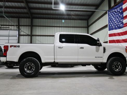 Used 2019 Ford F250 Platinum w/ Platinum Ultimate Package image 13