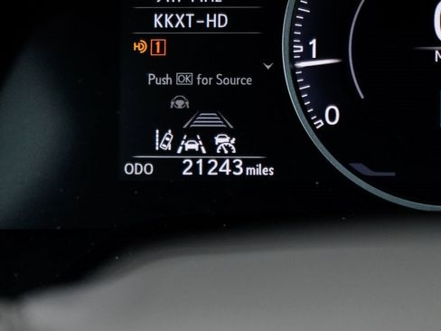 Used 2023 Lexus RX 350 Premium image 3