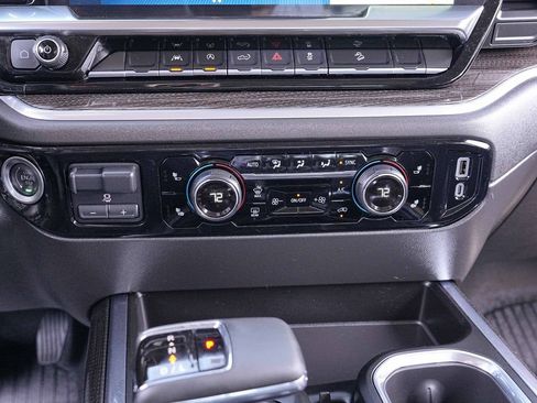 Used 2025 Chevrolet Silverado 1500 LT Trail Boss w/ Convenience Package II AWD/4WD image 31