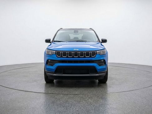 Used 2025 Jeep Compass Limited image 2