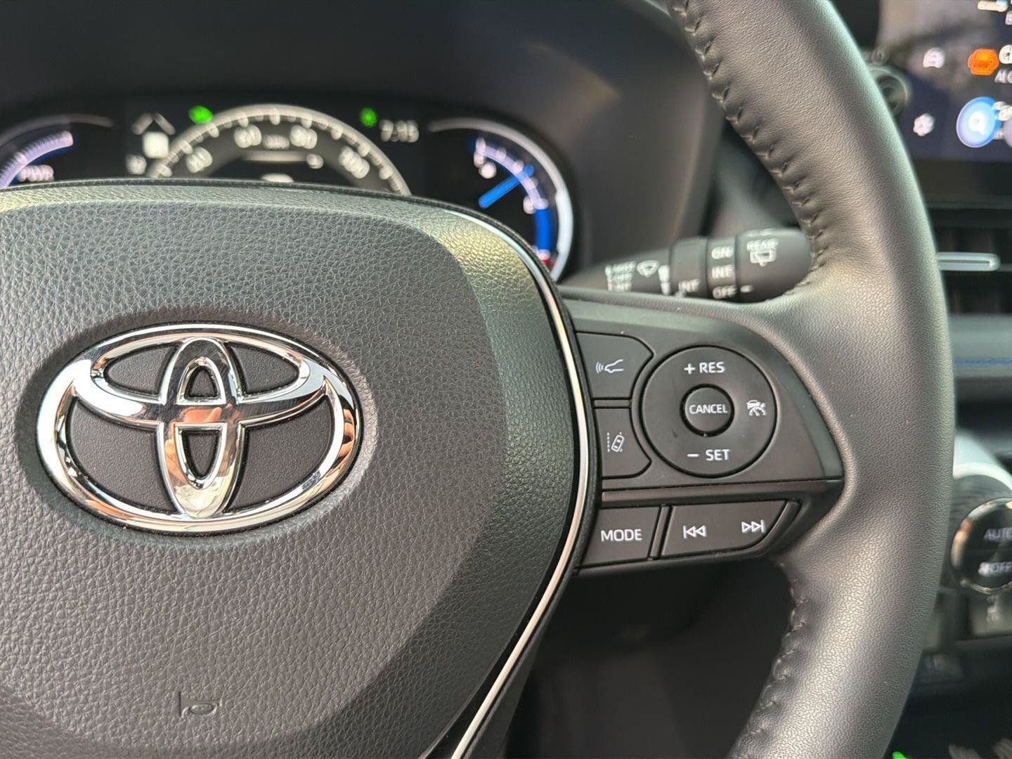 Certified 2025 Toyota RAV4 XSE AWD/4WD image 22